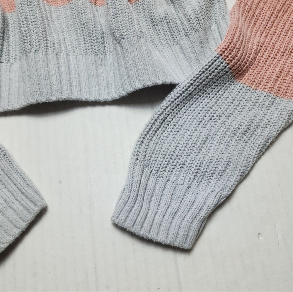 HOLLISTER SWEATER - Picture 2 of 7